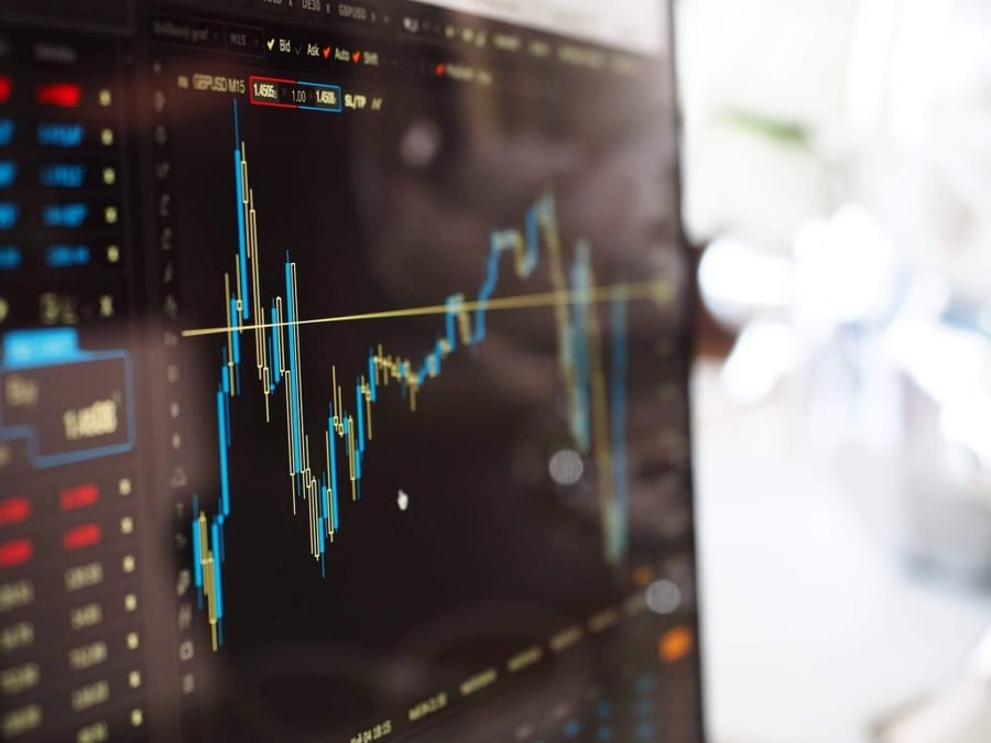 Data-driven decision-making: Choosing gut instinct vs. data